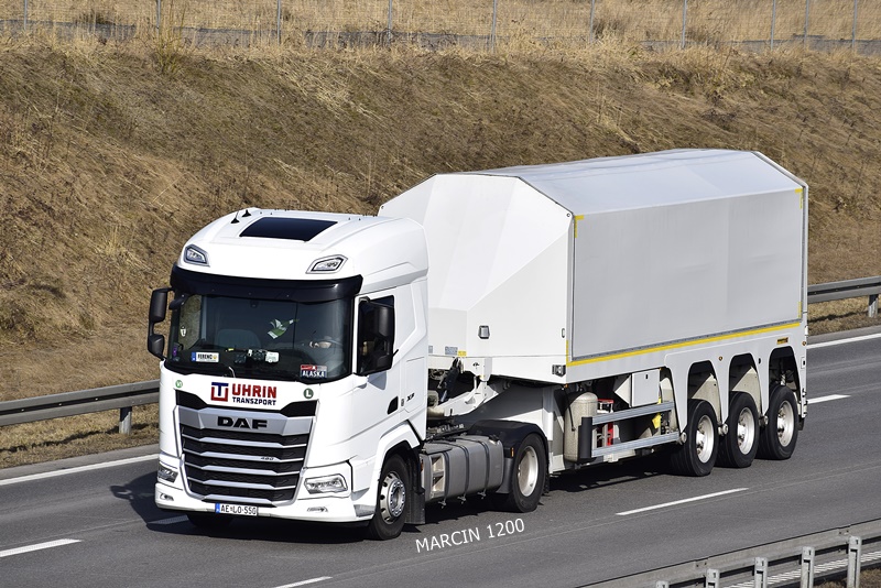 _DSC1882 UHRIN-crop-DAF XG.JPG