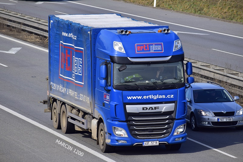 _DSC2290 ERTL GLAS-crop-DAF XF 106 II.JPG