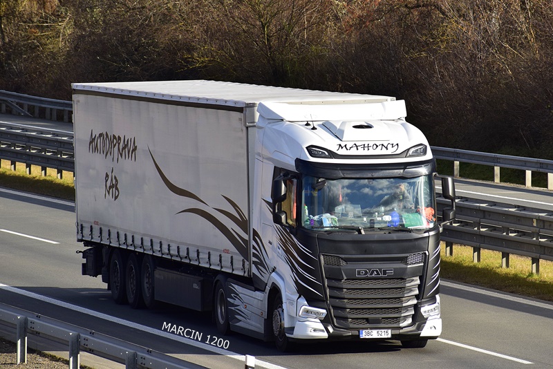 _DSC0545 AUTODOPRAVA RAB MAHONY-crop-DAF XG.JPG