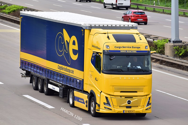 _DSC5702 CSE-crop-100% ELECTRIC-VOLVO FH AERO.JPG