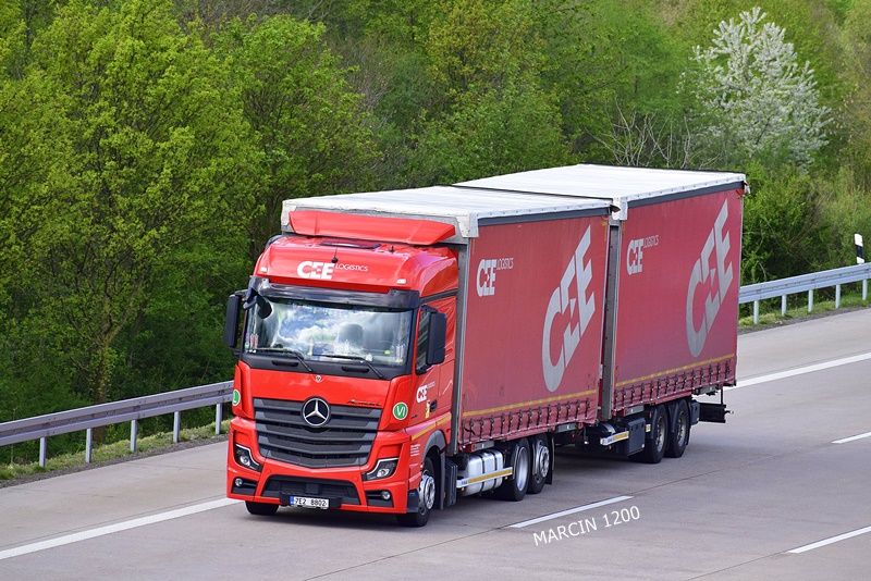 _DSC2520 CEE LOGISTICS-crop-Mercedes-Benz ActrosL MP5.JPG