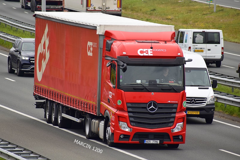 _DSC4337 CEE-crop-Mercedes-Benz Actros MP5.JPG