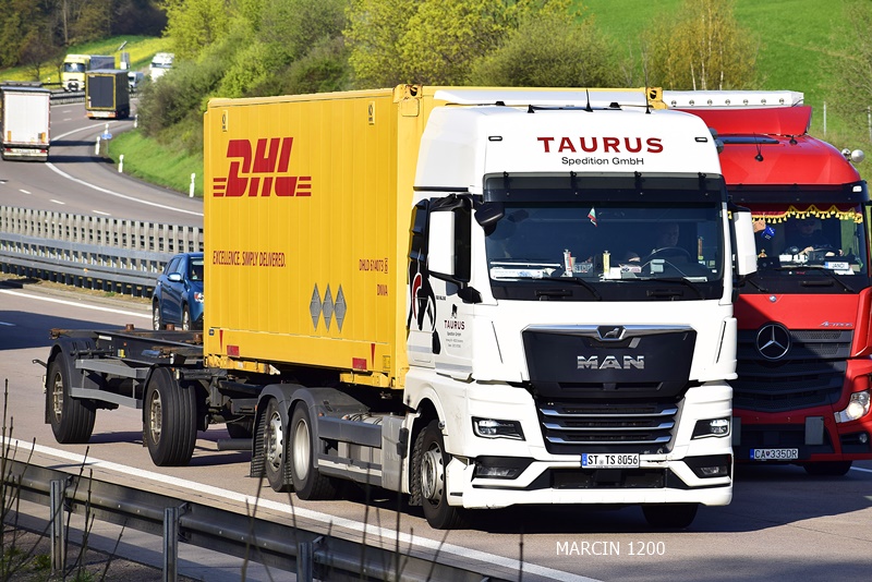 _DSC2779 TAURUS-crop-MAN TGX II.JPG