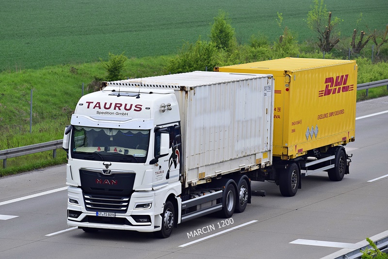 _DSC3889 TAURUS-crop-MAN TGX II.JPG
