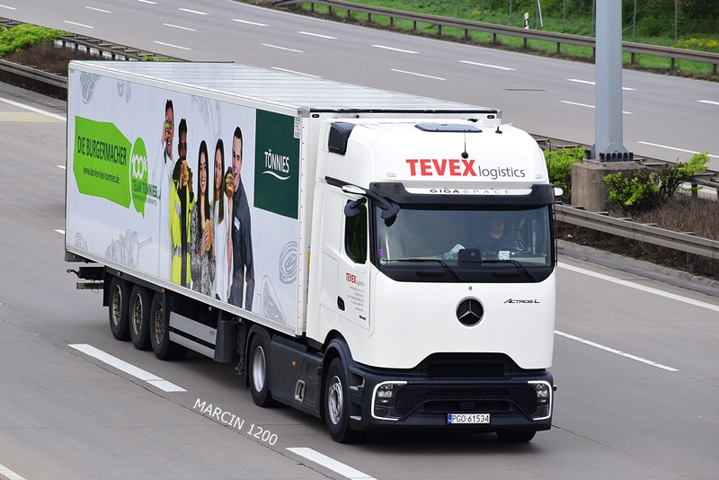 _DSC5409 TEVEX-crop-Mercedes-Benz Actros ProCabin.JPG