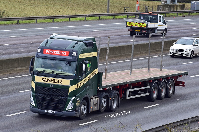_DSC0413-crop-PONTRILAS SAWMILLS-VOLVO FHV.JPG