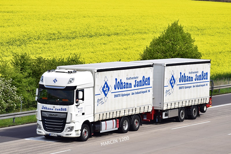 _DSC4882 JOHANN JANBEN-crop-DAF XF 106 II.JPG