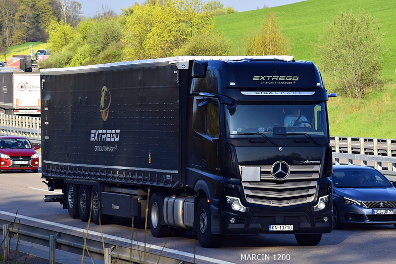 _DSC2685 EXTREGO-crop-ACTROS MPV.JPG