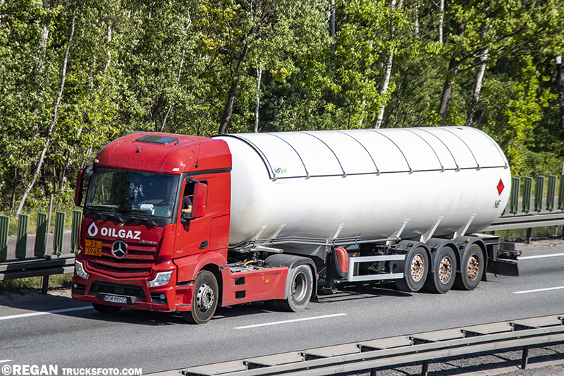 Mercedes-Benz Actros Oilgaz.jpg