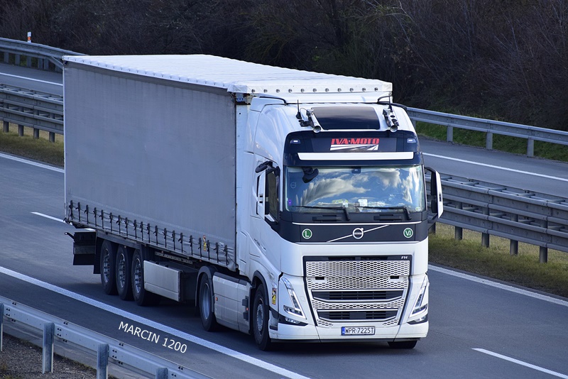 _DSC0475 IVA-MOTO-crop-VOLVO FHV.JPG