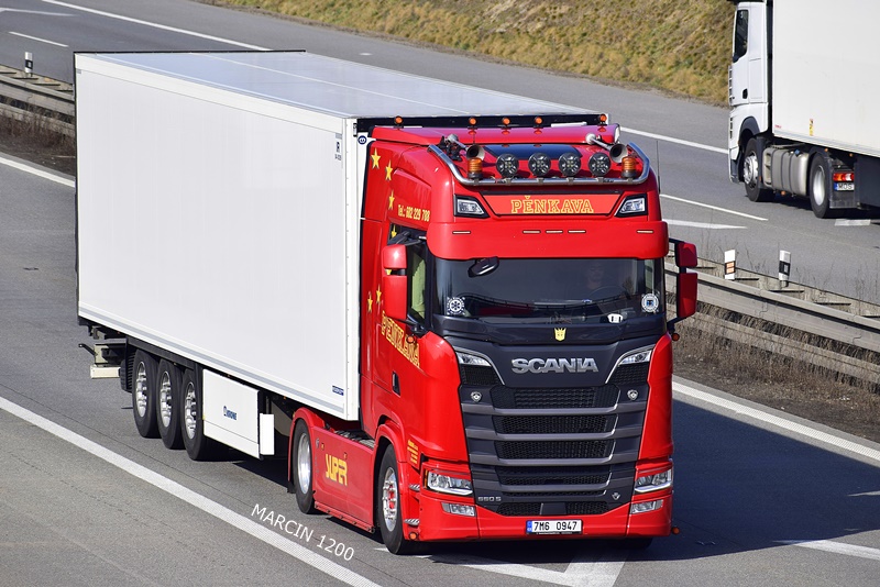_DSC2301 PENKAVA-crop-SCANIA S660 V8.JPG