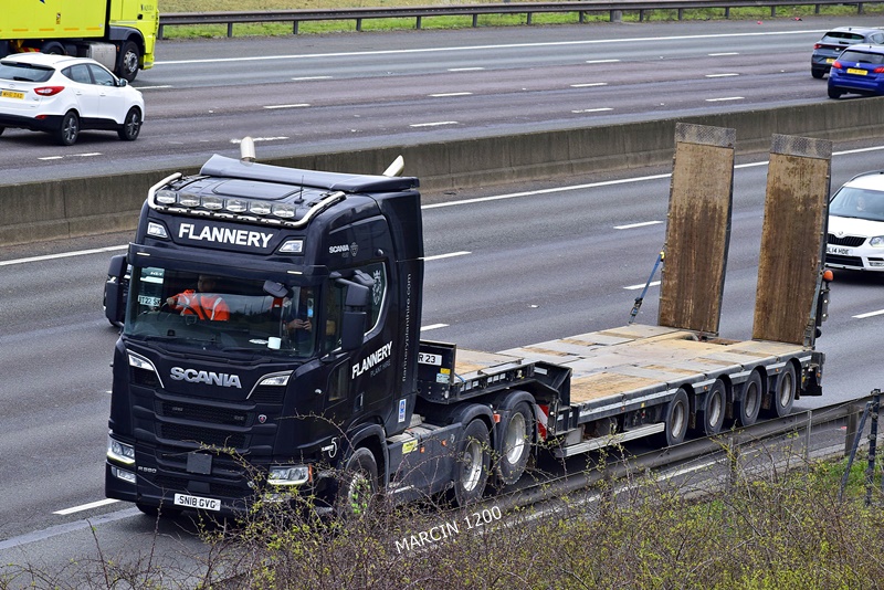 _DSC0429-crop-Flannery-SCANIA R 580 V8.JPG