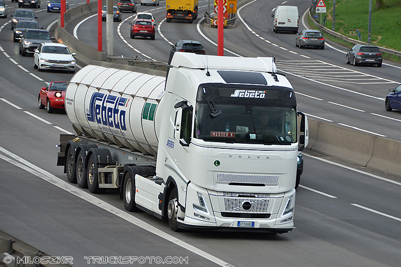 Volvo FH Aero_Sebeto_4266.JPG