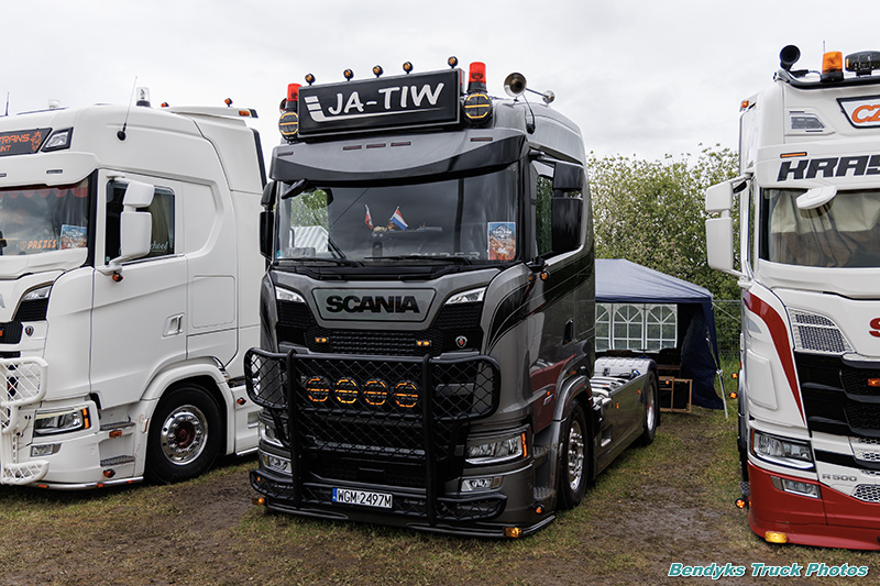 Scania S Ja-Tiw.jpg