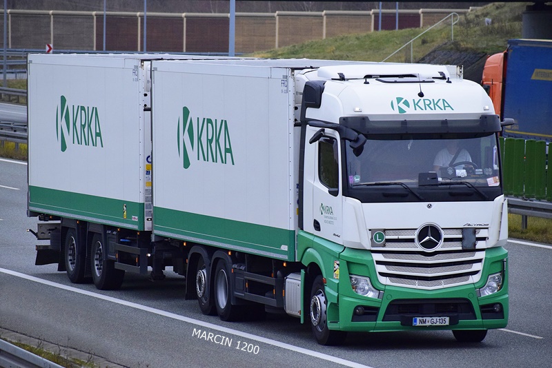 _DSC0016-crop-KRKA-ACTROS MPV.JPG