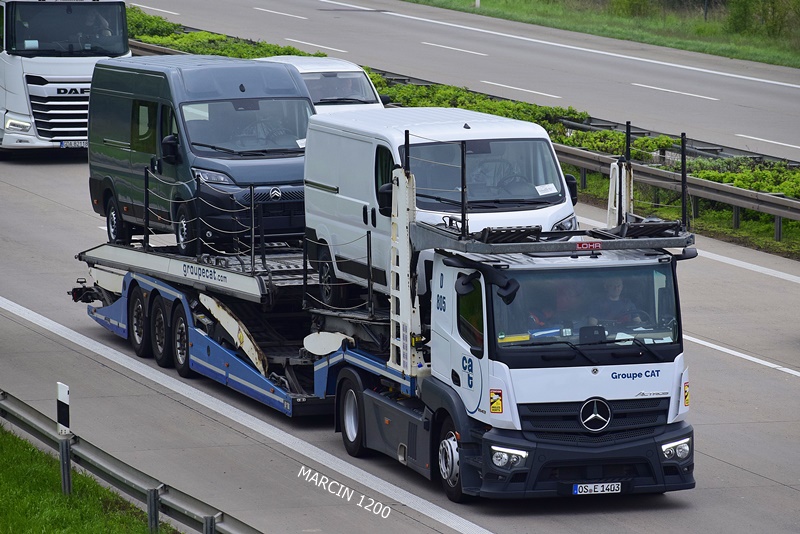 _DSC3878 CAT-crop-ACTROS MPV.JPG