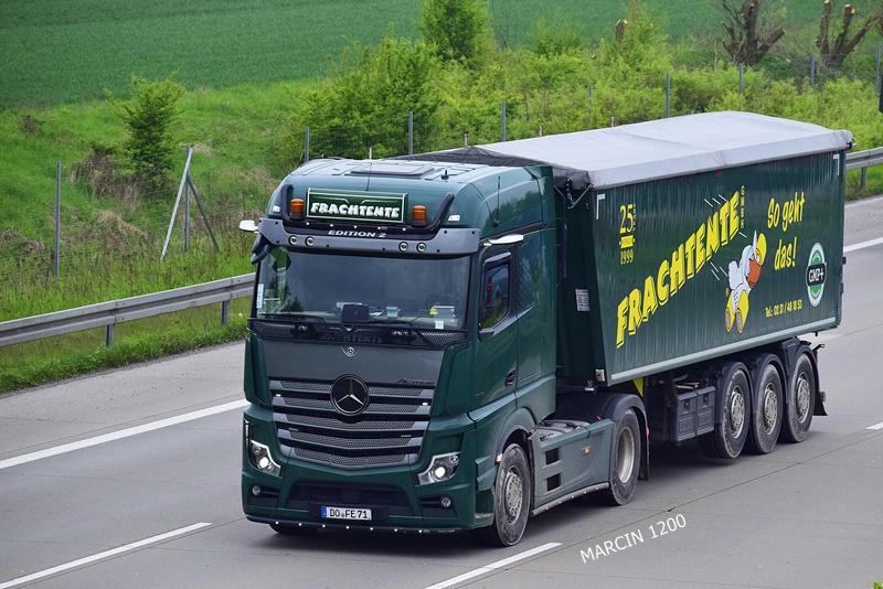 _DSC3890 FRACHTENTE-crop-ACTROS MPV.JPG