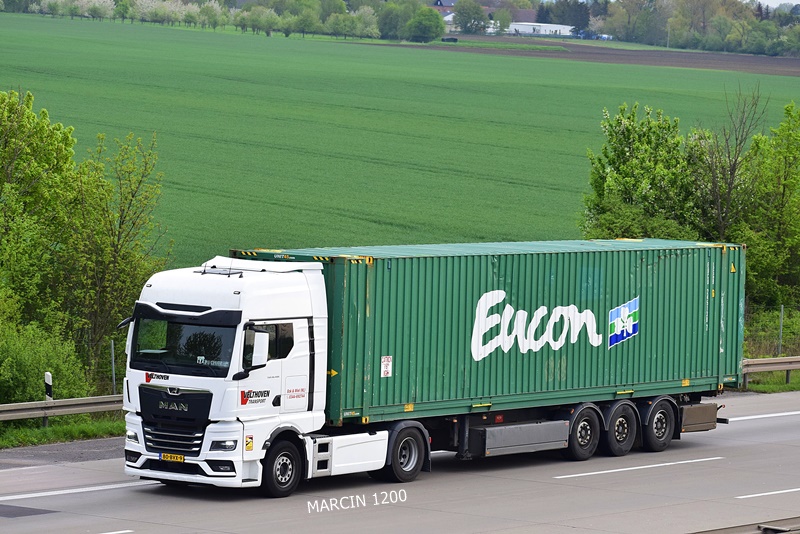 _DSC5434 VELTHOVEN-crop-MAN TGX II.JPG