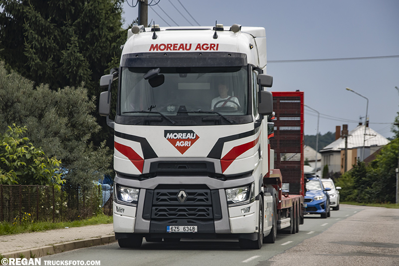 Renault Range T - Moreau Agri.jpg