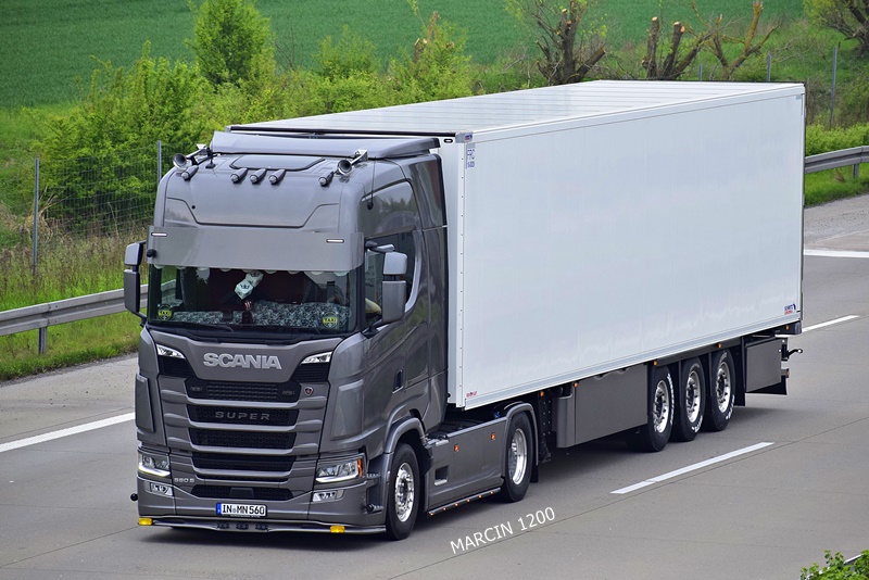 _DSC4001 SCANIA S NG-crop-S560.JPG