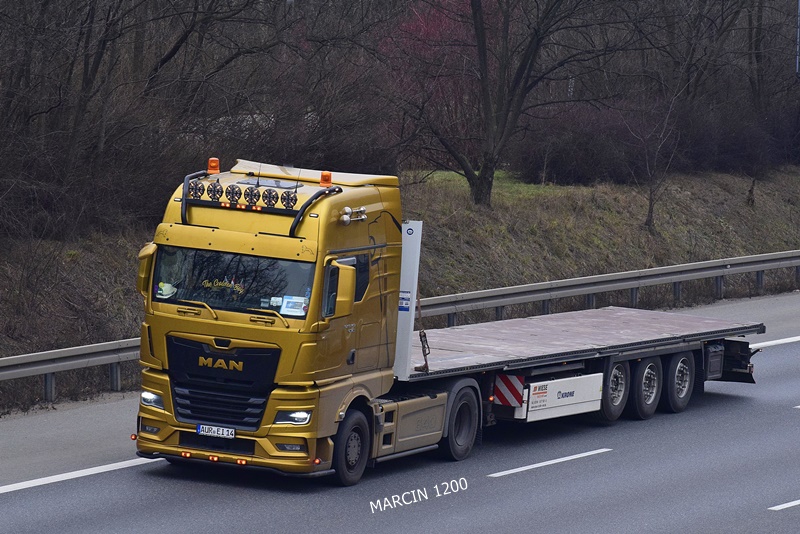 _DSC1820 MAN TGX II-crop-GOLD.JPG