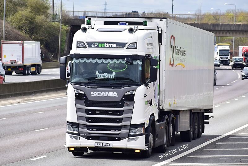 _DSC0747-crop-ON TIME-SCANIA S500.JPG