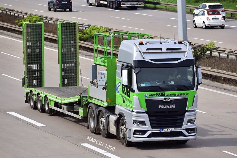 _DSC5774 FAB-crop-MAN TGX II.JPG