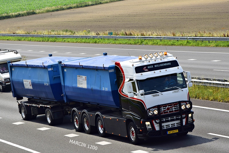 _DSC5254-crop-Nick Willigenburg-VOLVO FH II.JPG