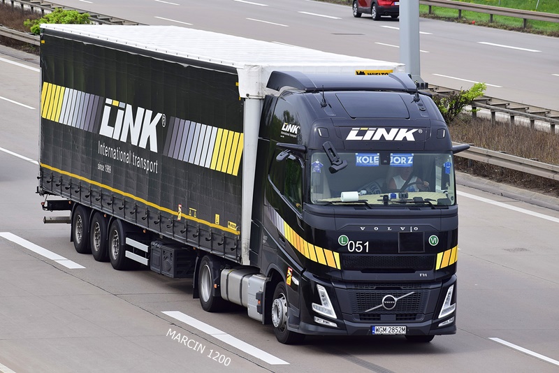 _DSC5647 LINK-crop-VOLVO FH AERO.JPG