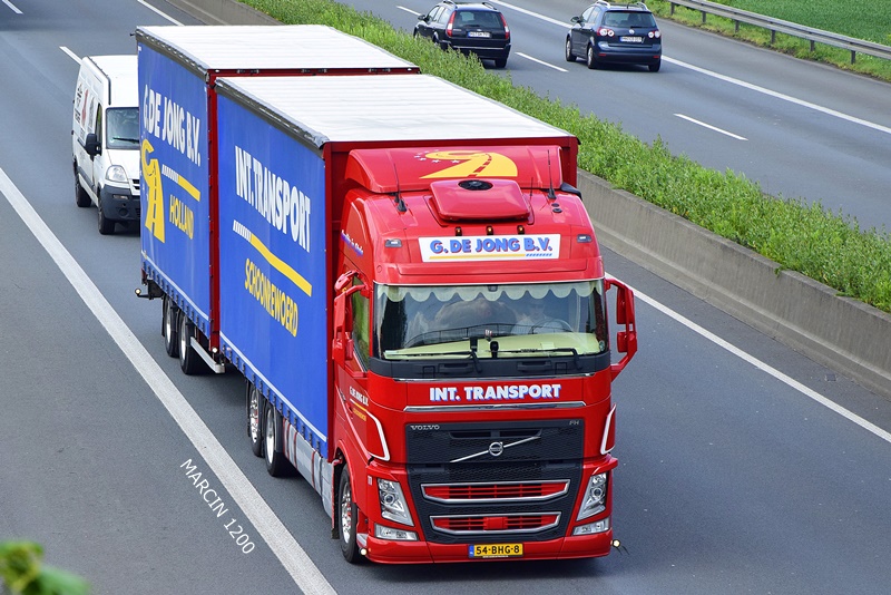 _DSC5611-crop-G.de Jong B.V.-VOLVO FHIV.JPG