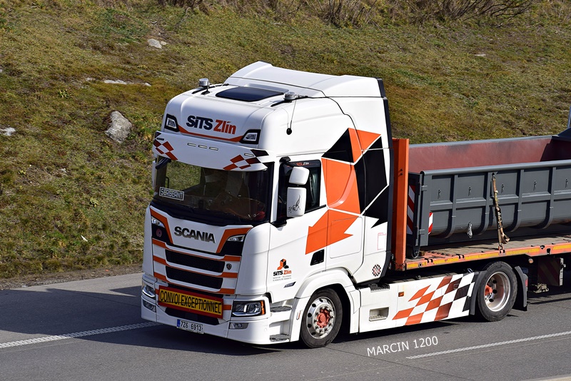 _DSC2470 SITS ZLIN-crop-SCANIA R450 NG.JPG