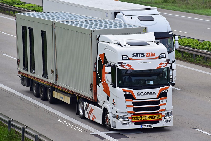 _DSC3924 SITS ZLIN-crop-SCANIA R450 NG.JPG