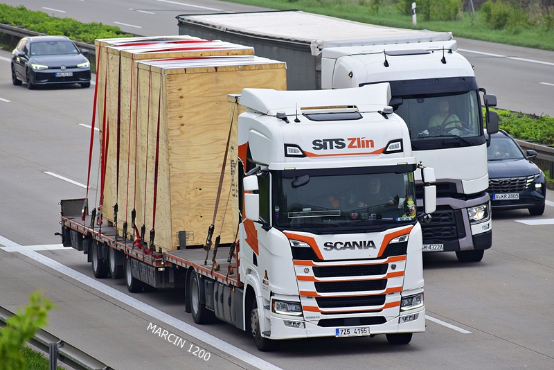_DSC4045 SITS ZLIN-crop-SCANIA R460 NG.JPG