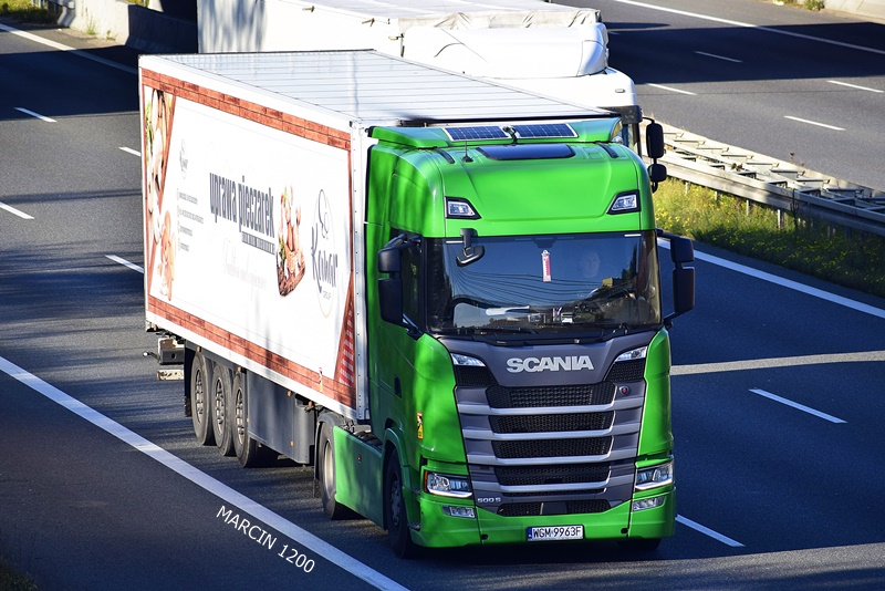 _DSC00011 (2379)-crop-KOMAR-SCANIA S500.JPG