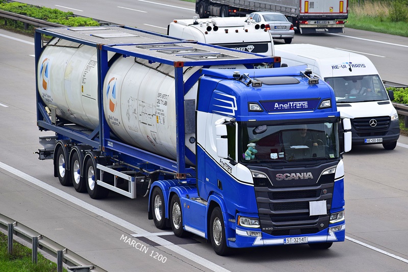 _DSC3925 ANELTRANS-crop-SCANIA R530 V8 NG.JPG