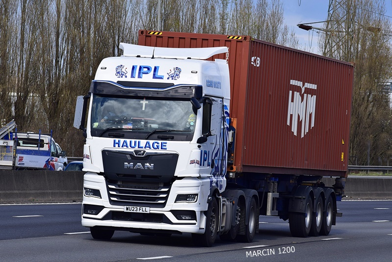 _DSC0824-crop-IPL HAULAGE-MAN TGX II.JPG