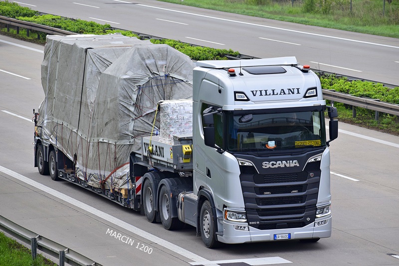 _DSC3930 VILLANI-crop-SCANIA S590 V8.JPG