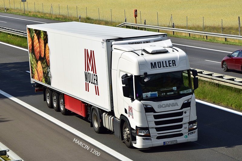 _DSC2060 MULLER-crop-SCANIA R410 NG-THERMO KING.JPG