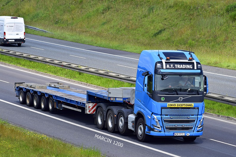 _DSC6361 A.T.TRADING-crop-VOLVO FHV.JPG