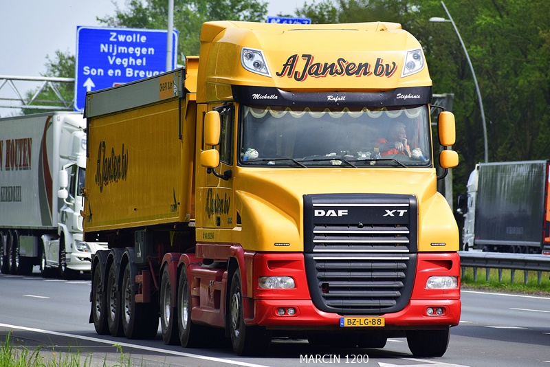 _DSC3149 A JANSEN BV-crop-DAF XT.JPG