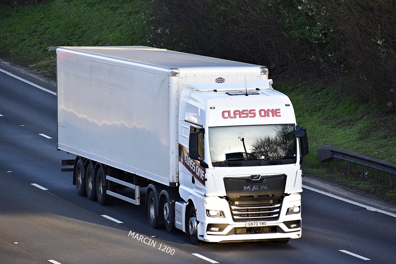 _DSC9999-crop-Class One-MAN TGX II.JPG