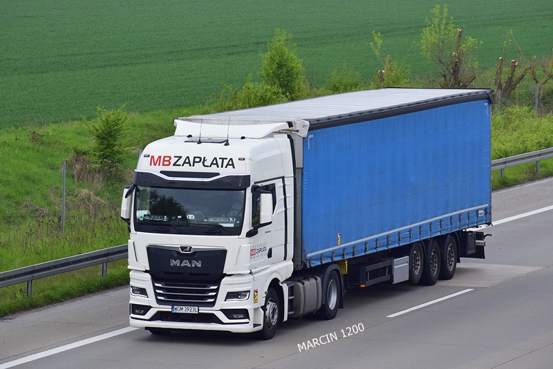 _DSC3984 MB ZAPŁATA-crop-MAN TGX II.JPG