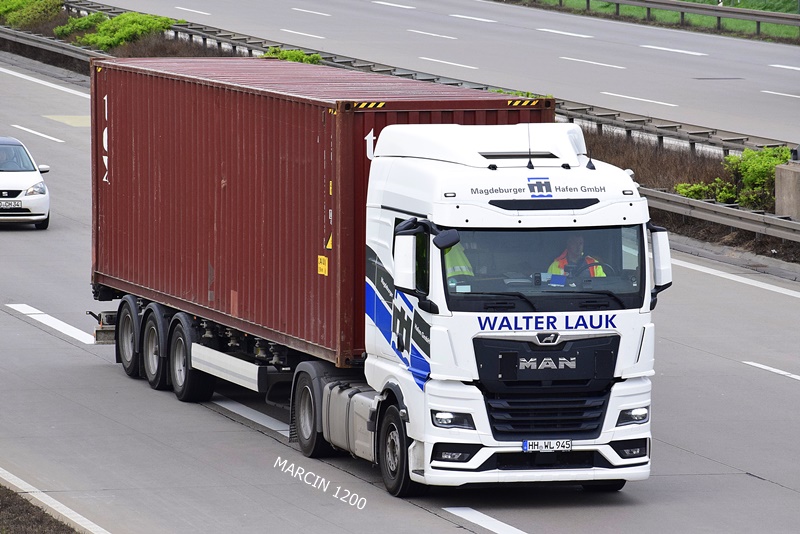 _DSC5383 WALTER LAUK-crop-MAN TGX II.JPG