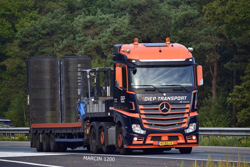 _DSC8146 DIEP-TRANSPORT-crop-ACTROS MPIV.JPG
