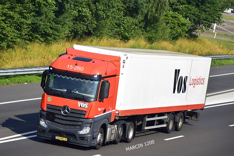 _DSC4904 Vos Logistics-crop-ACTROS MPIV.JPG
