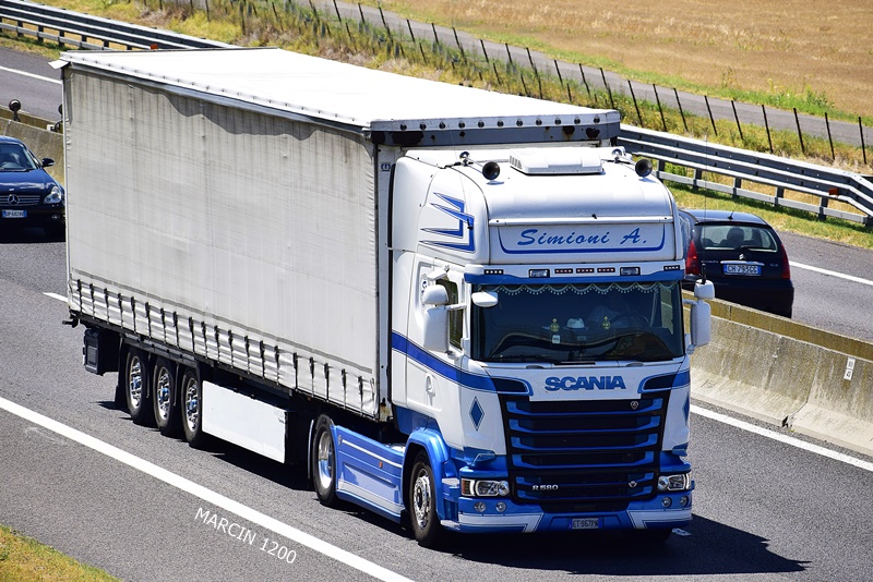_DSC6160-crop- Simioni A.-SCANIA R580 V8 STREAMLINE.JPG