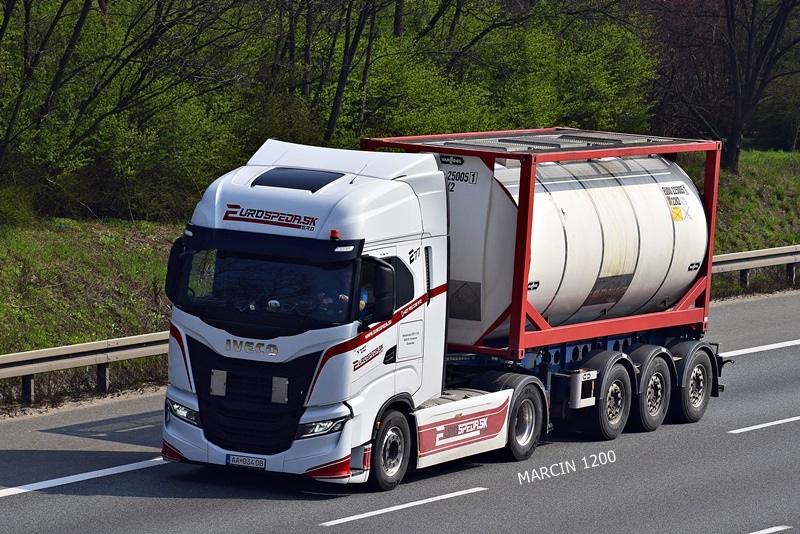_DSC3409 EUROSPEDA-crop-IVECO S-WAY.JPG