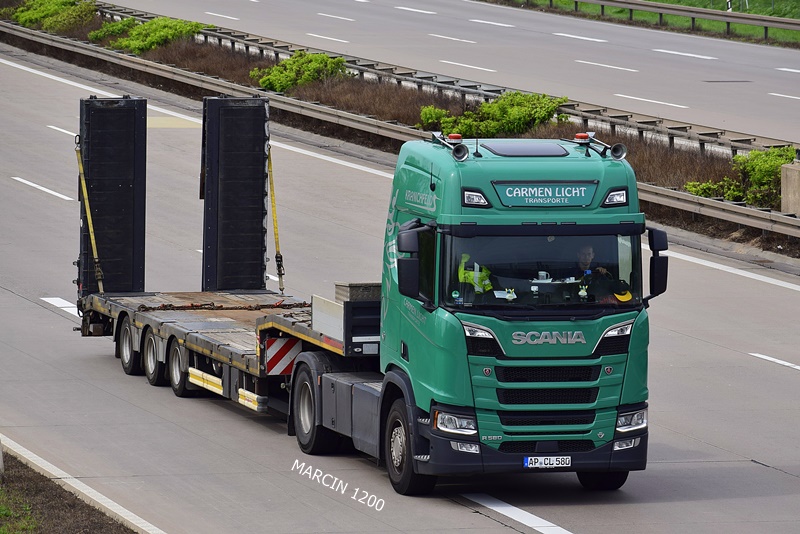 _DSC5744 CARMEN LICHT TRANSPORTE-crop-SCANIA R580 V8.JPG