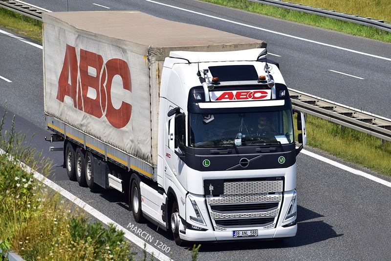 _DSC6808 ABC-crop-VOLVO FHV.JPG