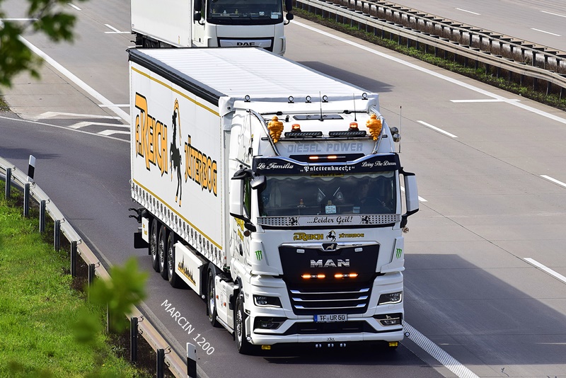 _DSC4941 A.REICH JUTERBOG-crop-MAN TGX II.JPG